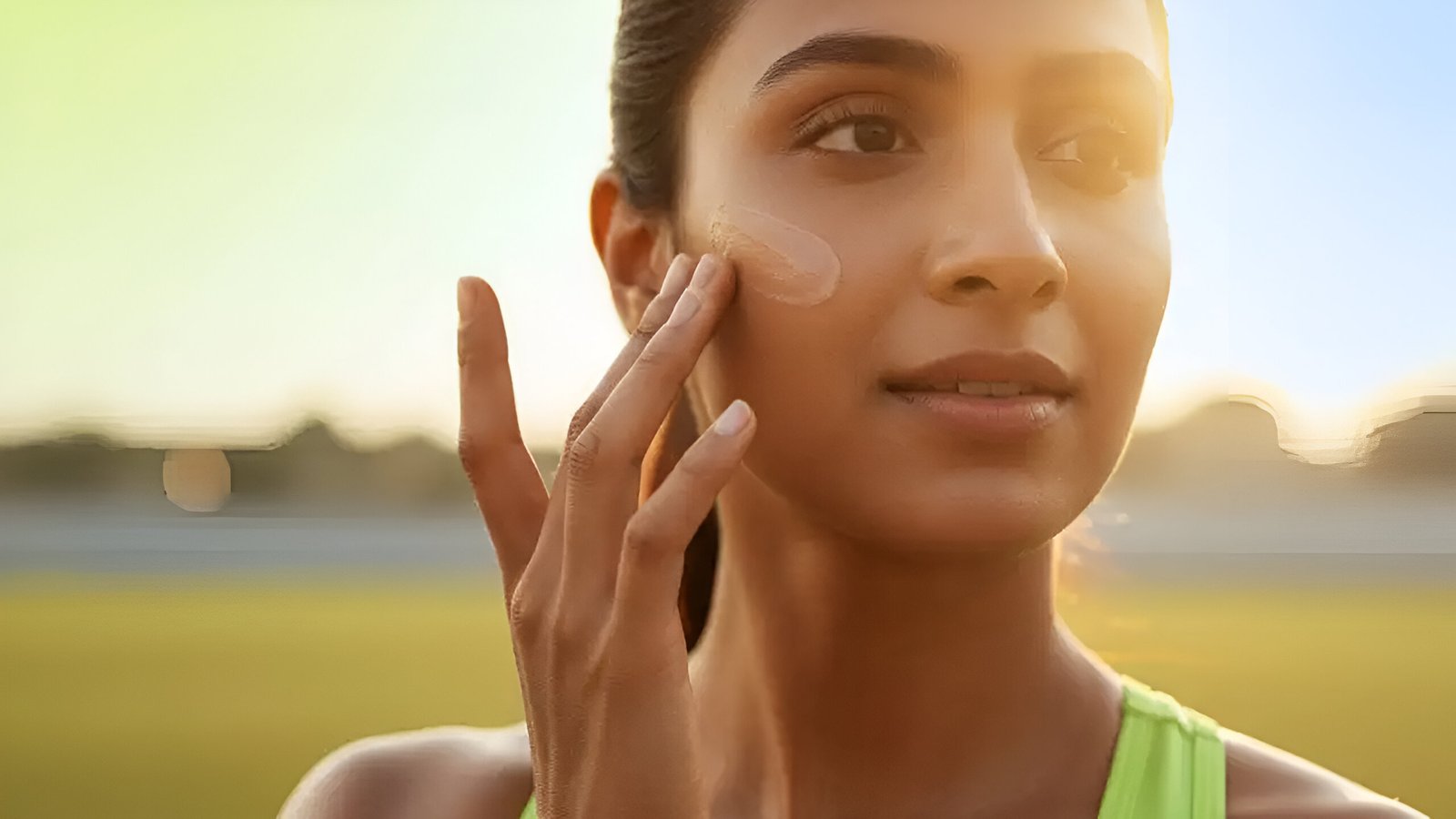 The Ultimate Guide to GameOnGlow’s Gel Broad-Spectrum Water-Resistant Niacinamide Sunscreen for Indian Skin